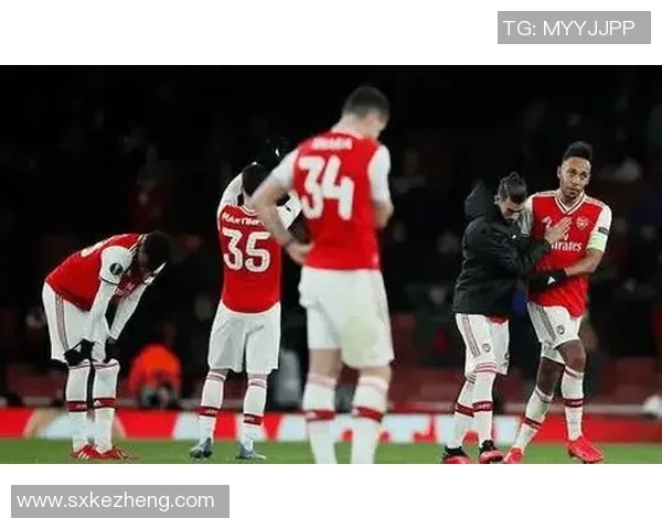 足总杯精彩对决阿森纳与里昂战成平局神扑瞬间引发全场热潮