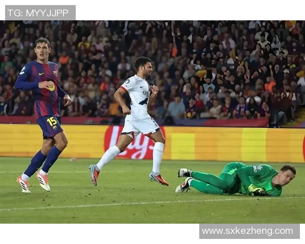 意甲激战:里昂逆转利物浦乌龙球成比赛转折点 意甲激战:里昂逆转利物浦乌龙球成比赛转折点